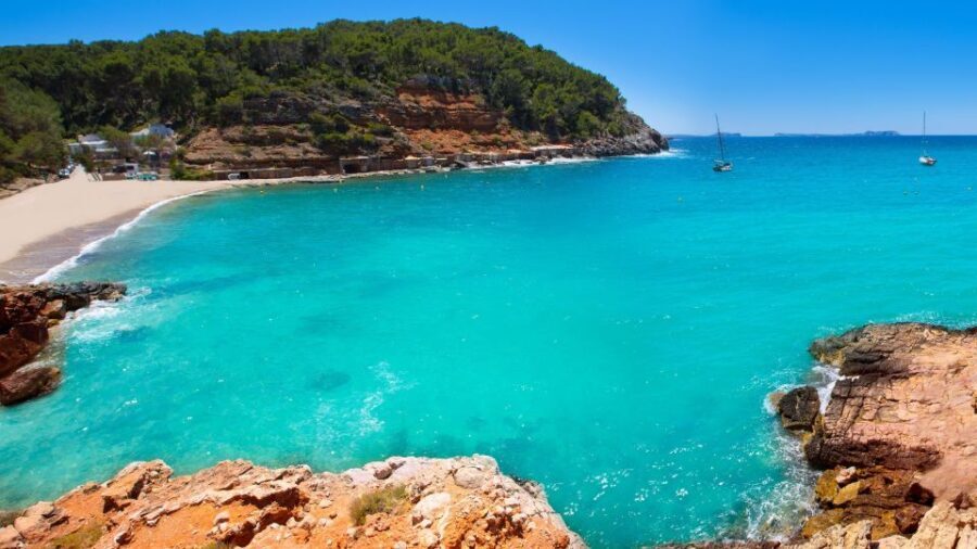 Explore Ibiza's Hidden Coves: No-License Boat Rental - An In-Depth Look at the Ibiza Boat Rental Experience