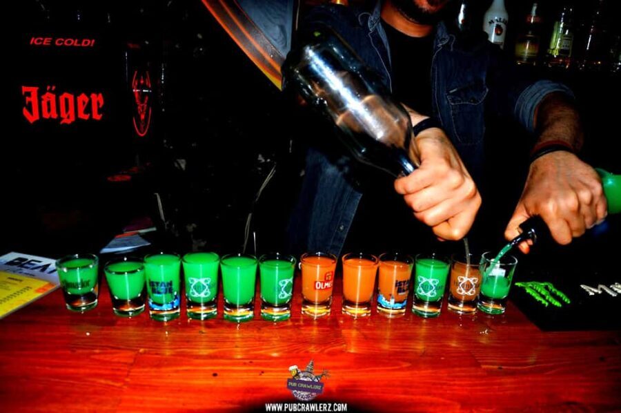 Explore Istanbul Night Life: Pub Crawl