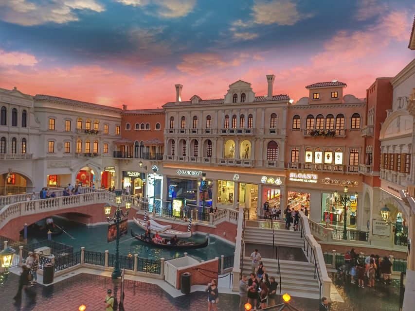 Explore Must-See Spots: Las Vegas Strip Walking Tour