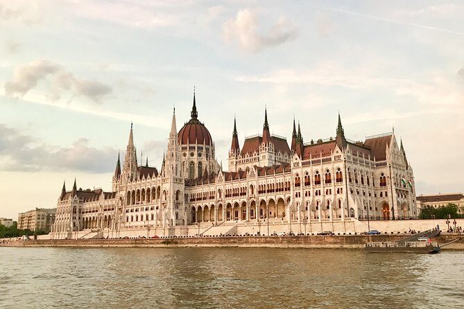 Explore the Instaworthy Spots of Budapest with a Local - An In-Depth Look at the Budapest Instaworthy Tour