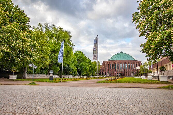Explore the Instaworthy Spots of Dusseldorf with a Local - What’s Included and What’s Not