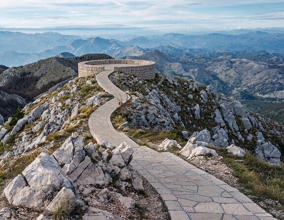 Express Cable Car ascent & 25Turns Epic Bike Descent. - The Descent: 25 Turns of Pure Joy
