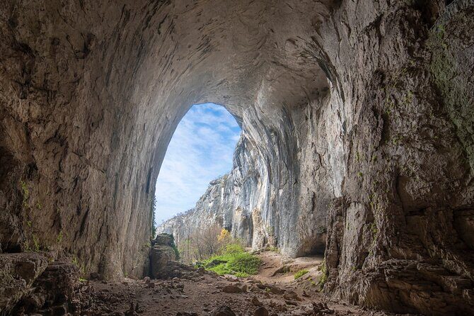 Eyes of god, Saeva Dupka Caves and the Blue Ostrich Farm - Private Day Trip - Practical Considerations and Tips