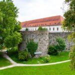 Family Tour of Linz's Old Town, Pöstlingberg and Grottenbahn - Who’s This Tour Best For?