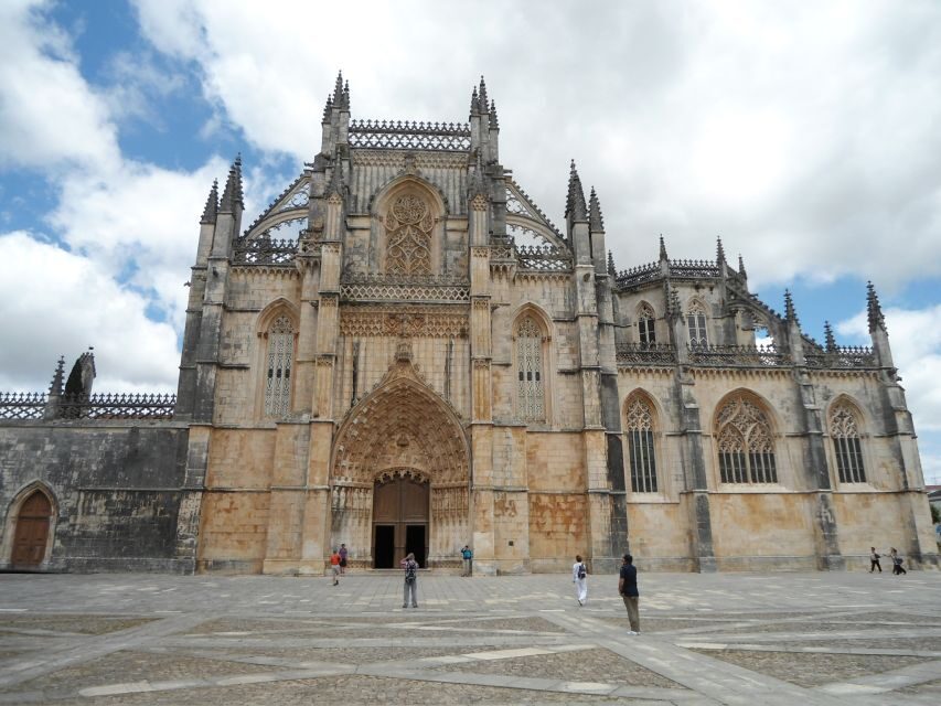 Fátima, Batalha, Alcobaça, Nazaré and Óbidos Private Tour - Exploring Portugal’s Central Gems: A Deep Dive into the Tour