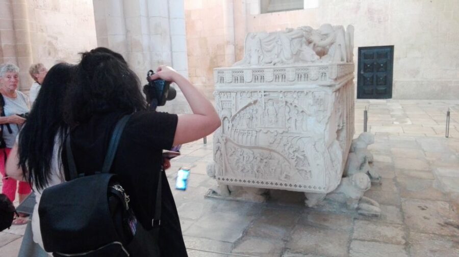 Fátima, Batalha, Alcobaça, Nazaré and Óbidos Private Tour - FAQ