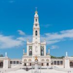 Fátima, Batalha, Nazaré & Óbidos Full Day Tour from Lisbon - Transportation and Group Dynamics