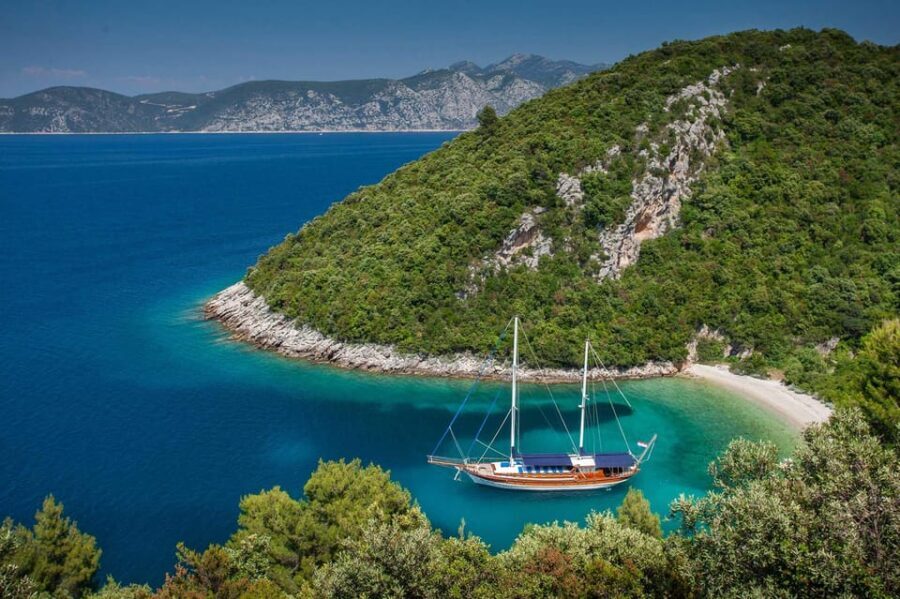 Fethiye: 12 Islands Boat Tour with Lunch and Hotel Pickup - The Experience in Detail