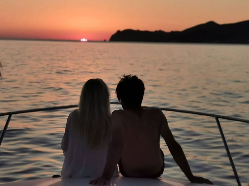 Fira: Private Day Cruise with BBQ, Drinks, & Hot Springs - A Closer Look at the Santorini Private Day Cruise