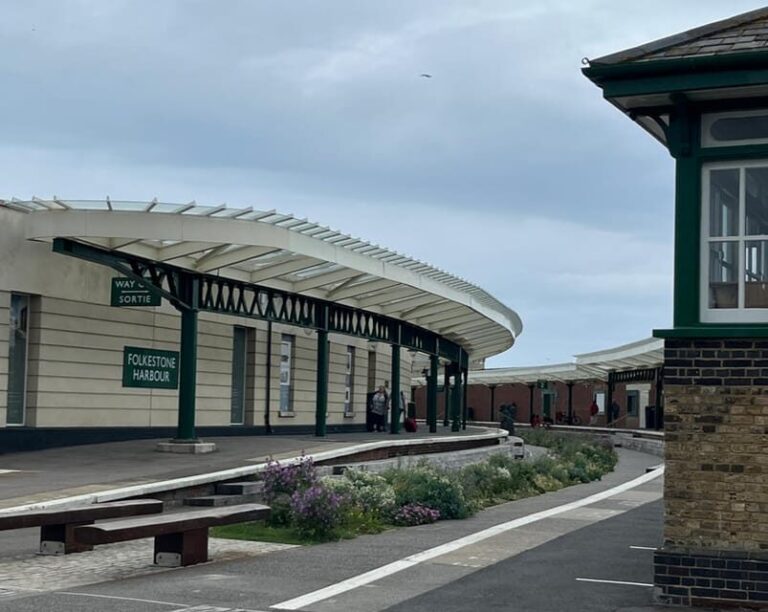 Folkestone: Private 2hr Walking Tour with a Blue Badge Guide - Exploring Folkestone: A Coastal Town of Contrasts