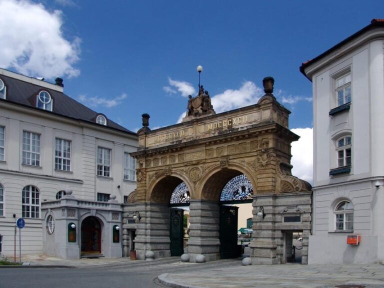 For Beer lovers: Tour to Pilsner Urquell in Pilsen - Why This Tour Works Well
