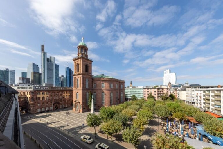 Frankfurt: Highlights and New Old Town English-Language Tour - Why This Tour Is Worth Your Time