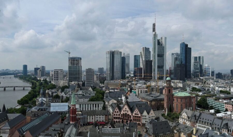 Frankfurt - Old Town Historic Walking Tour - Analyzing the Experience