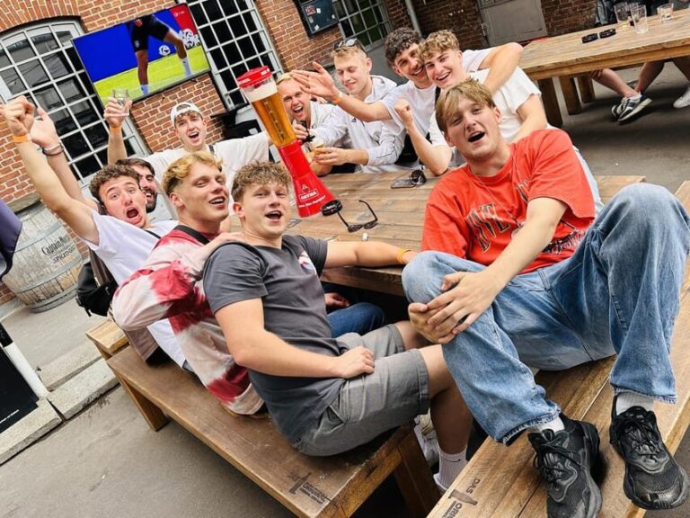 Frankfurt: Private pub crawl with insider-guide & free shots - A detailed look at the pub crawl experience