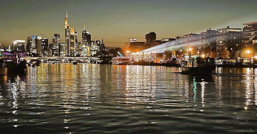 Frankfurt: Private Romantic Skyline Boat Tour - Who Is This Tour Best For?