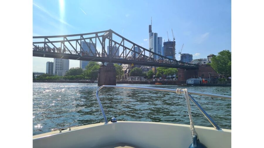 Frankfurt: Private Sport Boat Tour - Speed, Fun & Skyline - Why Choose This Experience?