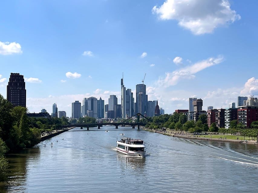 Frankfurt: Walking tour in German in private - just for you and your friends - Why Choose This Tour?