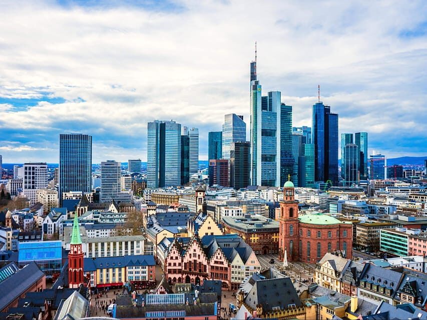 Frankfurt: Walking tour in Russian in private - just for you and your friends - What to Expect During Your Tour