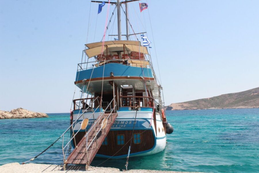 From Ag Anna: Rina's Cave and Ano and Kato Koufonisi Cruise - The Departure & Setting Sail