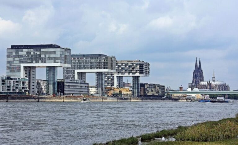 From Amsterdam: Cologne Private Sightseeing Tour - Exploring Cologne on a Private Day Trip from Amsterdam