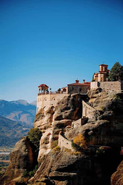 From Athens: 2-Day Delphi and Meteora Chinese Tour Guide - An In-Depth Look at the 2-Day Tour Experience