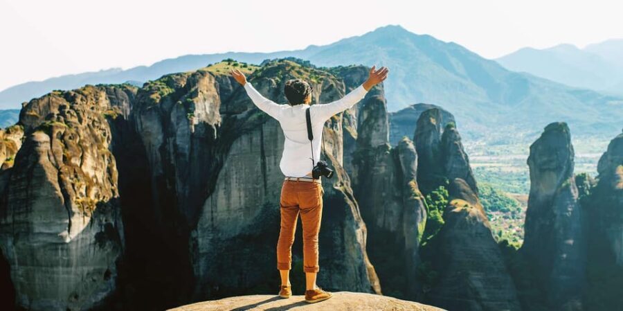 From Athens: Meteora Full-Day Trip with Guide on Luxury Bus - What Makes This Tour Stand Out?