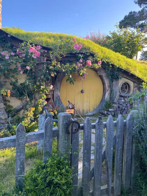 From Auckland: Hobbiton Movie Set - Private Tour - An In-Depth Look at the Hobbiton Private Tour