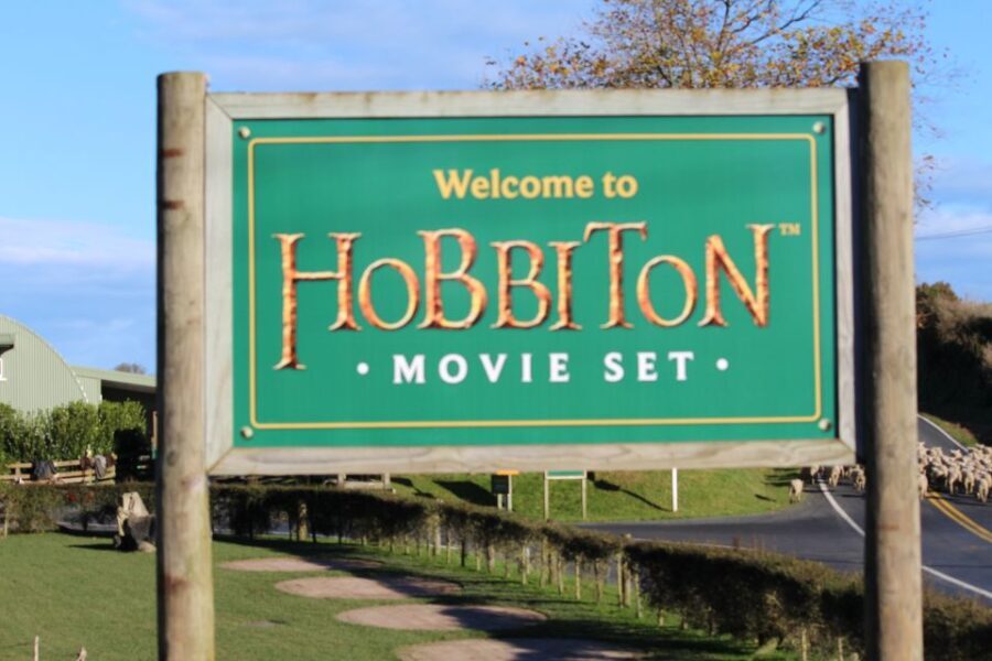 From Auckland: Hobbiton & Rotorua Tour with Lunch at Te Puia - FAQs