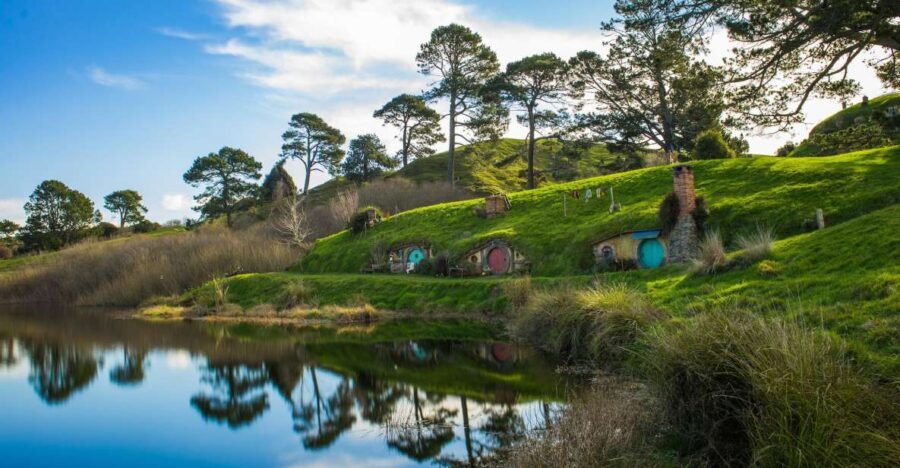 From Auckland: Hobbiton & Waitomo Caves Day Trip with Lunch - The Sum Up: Is This Tour Right for You?