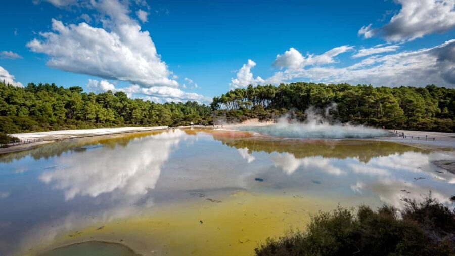 From Auckland: Wai-O-Tapu & Polynesian Spa Rotorua Day Tour