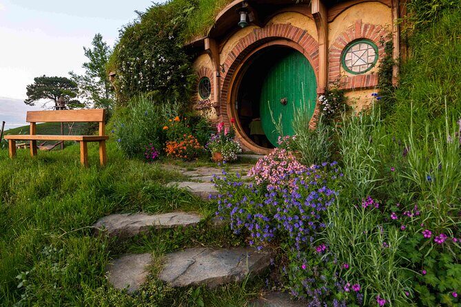 From Auckland:Hobbiton Movie Set & Waitomo Caves Small Group Tour - The Value of This Tour