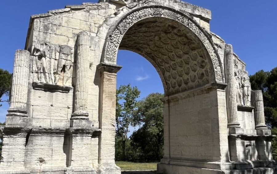 From Avignon: Arles, Les Baux-de-Provence & Saint-Rémy Tour - The Full Experience: A Deep Dive
