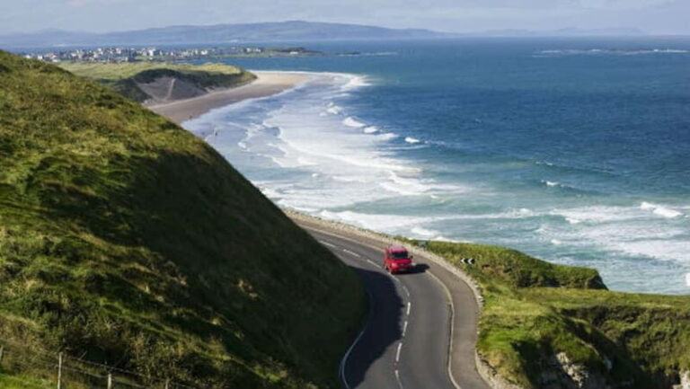 From Belfast: Giant's Causeway, Dunluce Castle & Dark Hedges - A Detailed Look at the Tour Experience