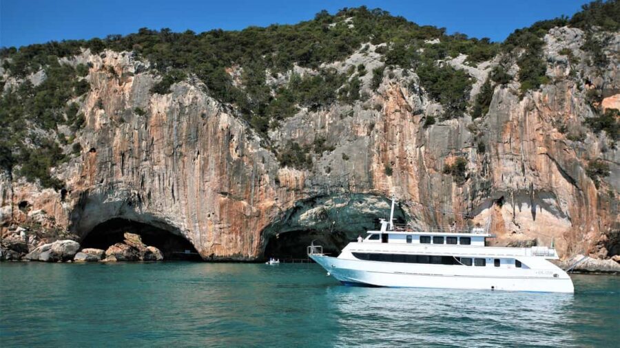 From Cala Gonone: transfer to the Bue Marino Caves - The Boat Ride: A Scenic Prelude