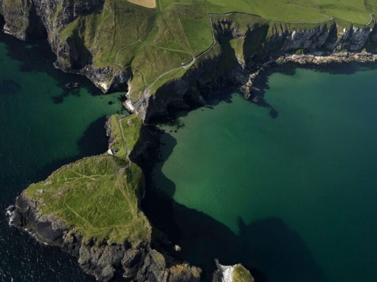 From Dublin: Belfast and Giant's Causeway: 2-Day Guided Tour - Day 1: Dublin to Belfast and Titanic Experience