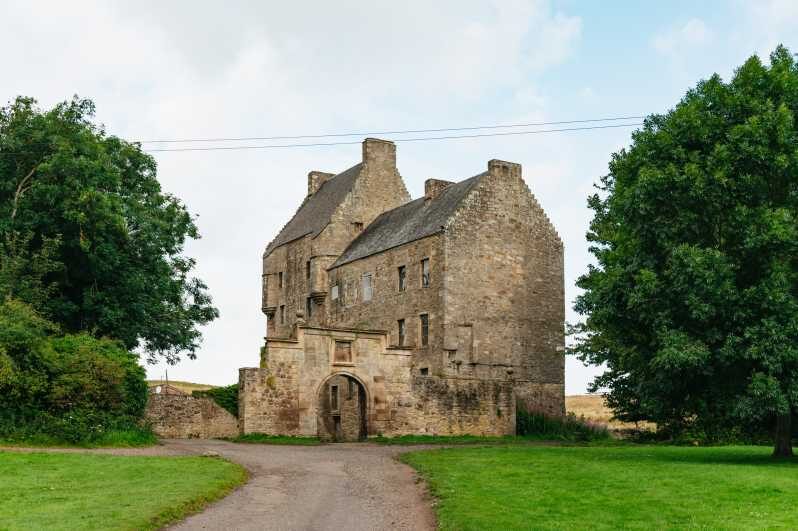 From Edinburgh: "Outlander" Filming Locations Explorer Tour - Exploring the Historic Villages: Culross and Falkland