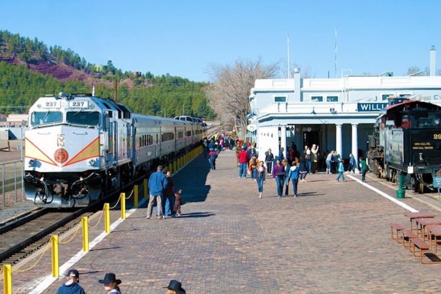 From Flagstaff: Grand Canyon Railroad Full-Day Guided Tour - What Makes This Tour Stand Out