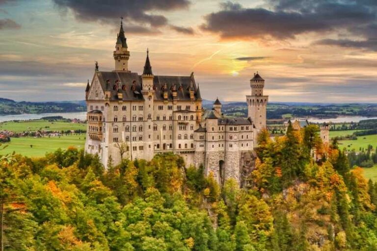From Füssen: Neuschwanstein & Linderhof Castles Private Tour - Things to Consider