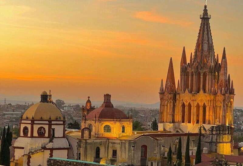 From Guanajuato: Dolores Hidalgo and San Miguel Public Tour