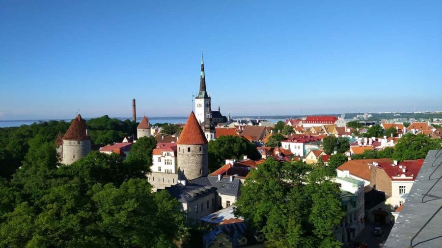 From Helsinki: Day Trip to Tallinn (Ferry, Guide & VIP car) - Detailed Breakdown of the Itinerary