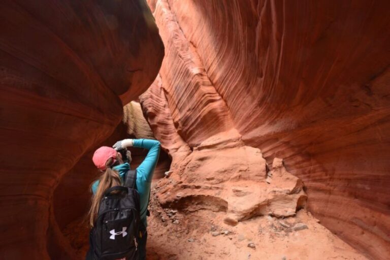 From Kanab: 3-Hour Peek-a-Boo Slot Canyon Hiking/Photo Tour - Exploring the Experience in Detail