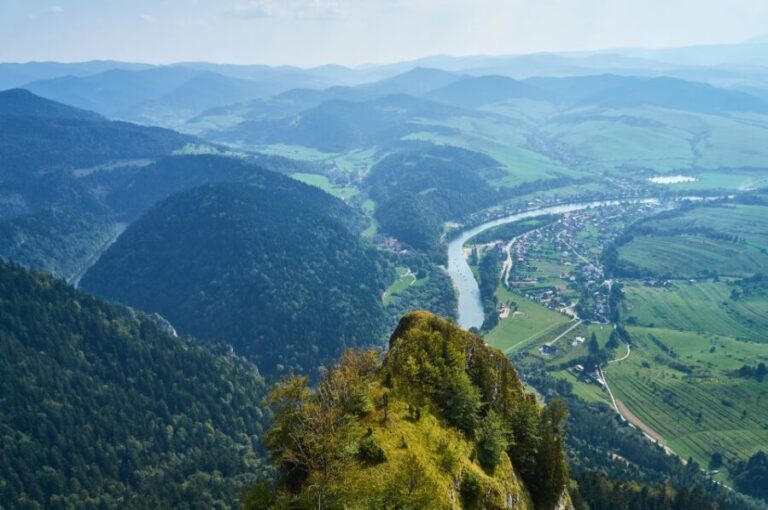 From Krakow: Dunajec River Rafting - An In-Depth Look at the Dunajec River Rafting Experience