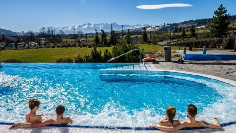 From Krakow: Dunajec River Rafting with Thermal Baths option - Exploring the Pieniny National Park and Dunajec River Gorge