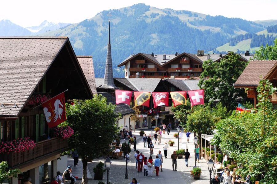 From Lausanne: Glacier 3000 experience and Montreux - Up to the Glacial Heights: Glacier 3000