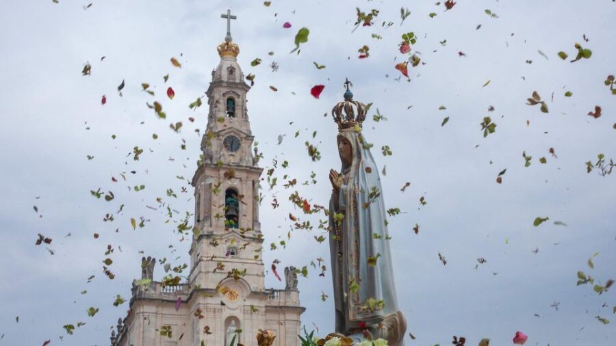 From Lisbon: Fátima, Nazaré & Óbidos Full-Day Private Tour - Exploring Portugal’s Allure in One Day