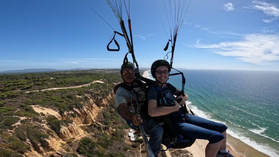 From Lisbon: Paragliding Pack (Flight+Video+Transportation) - An In-Depth Look at the Lisbon Paragliding Experience