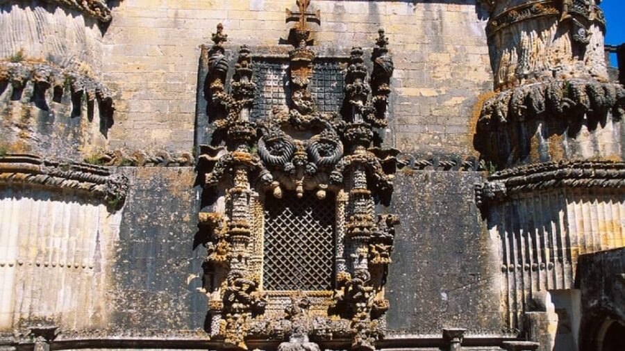 From Lisbon: Tomar and Almourol Castle Day Trip - Exploring the Tour: A Deep Dive into the Experience