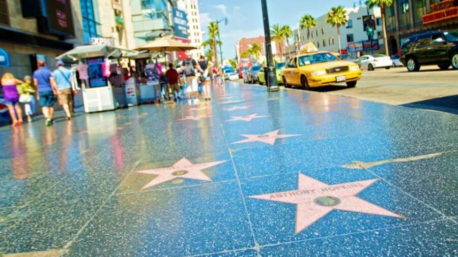 From Los Angeles: Full Day L.A Suburbs and Attractions tour - An In-Depth Look at the Experience