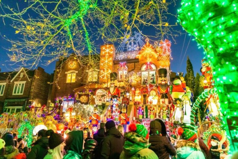From Manhattan: 4-Hour Dyker Heights Holiday Lights Bus Tour - Why We Love This Tour
