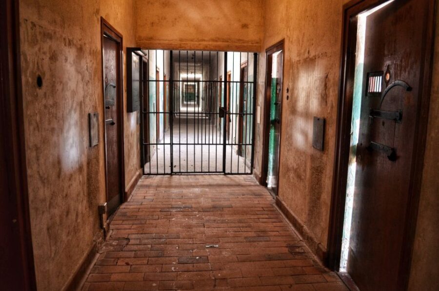 From Munich: Dachau Memorial Site Tour in Spanish - Who Should Consider This Tour?